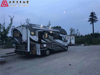 上海青浦華新勞斯萊斯銀云婚車出租 經典座駕點亮浪漫時刻，助力服裝節時尚盛典